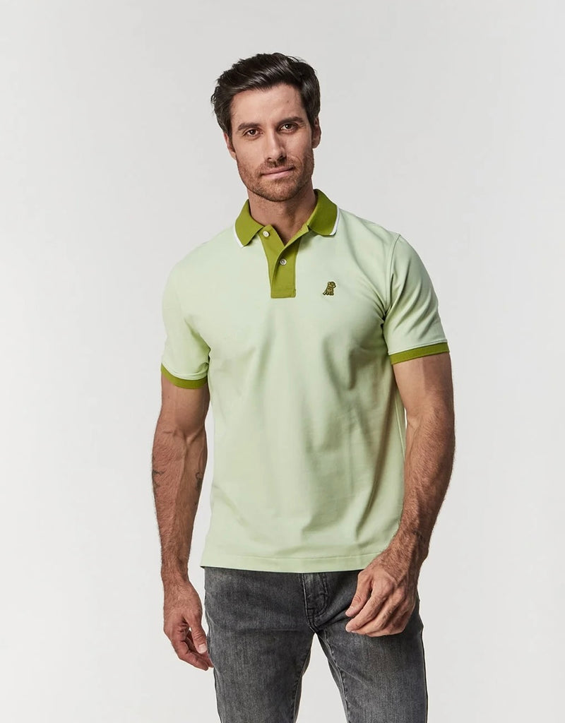 Polo de corte regular para hombre